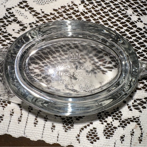 Vintage Anchor Hocking Traditional Glass Gravy Boat-Made in USA - Picture 4 of 4